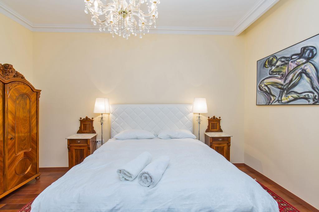 Luxury Seafront Apartment Banje Дубровник Екстериор снимка
