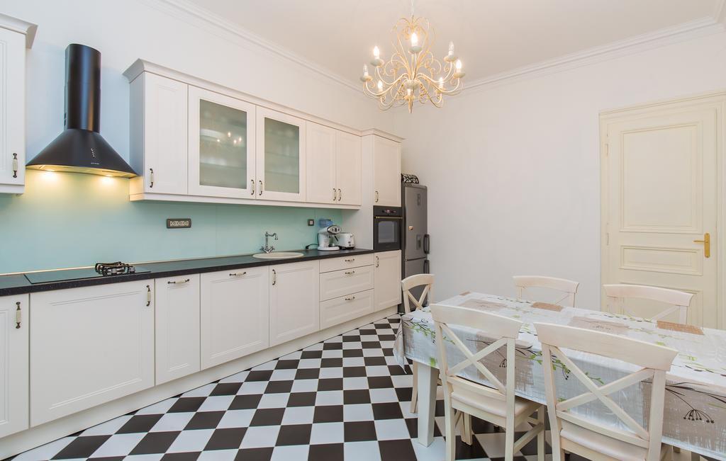 Luxury Seafront Apartment Banje Дубровник Екстериор снимка