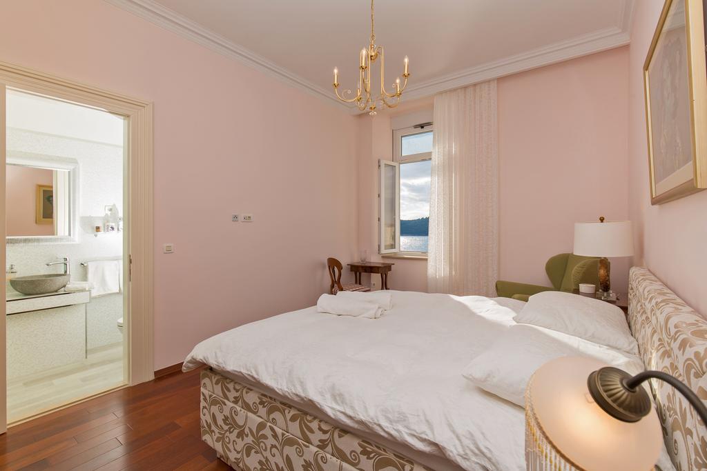Luxury Seafront Apartment Banje Дубровник Екстериор снимка