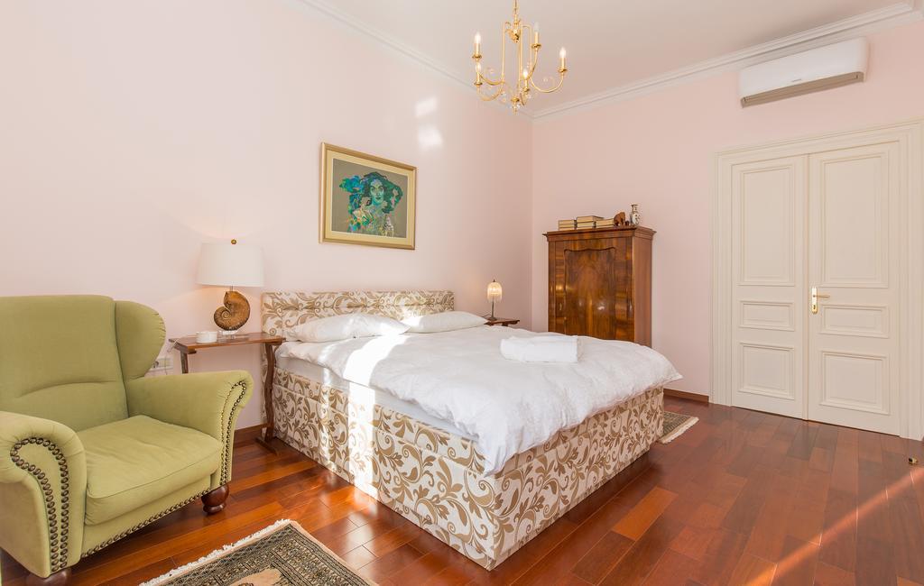Luxury Seafront Apartment Banje Дубровник Екстериор снимка