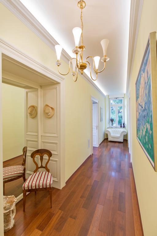 Luxury Seafront Apartment Banje Дубровник Екстериор снимка