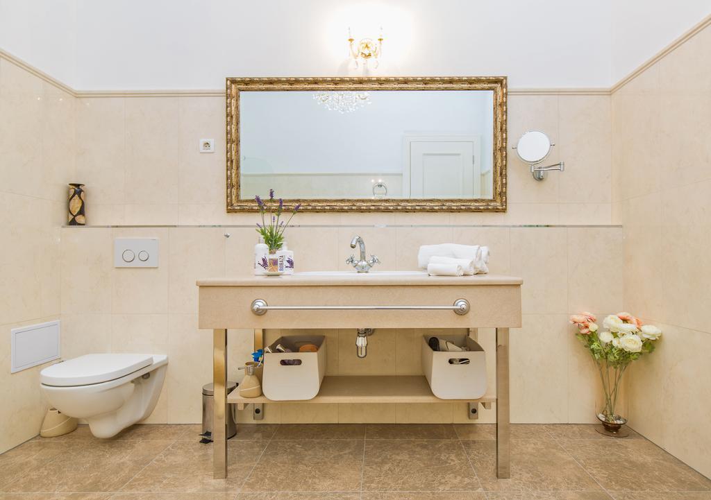 Luxury Seafront Apartment Banje Дубровник Екстериор снимка